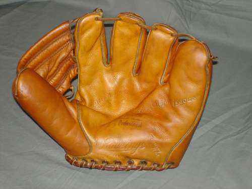 Mickey Mantle Rawlings MM8 Front